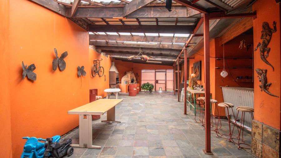 4 Bedroom Property for Sale in Olifantsnek North West